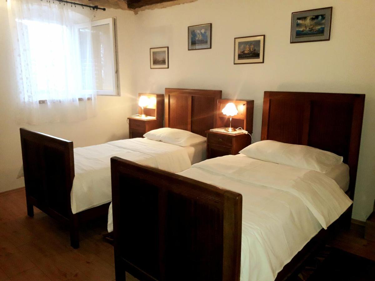 Willa Casa Istriana Nona Pina Kaštelir Zewnętrze zdjęcie