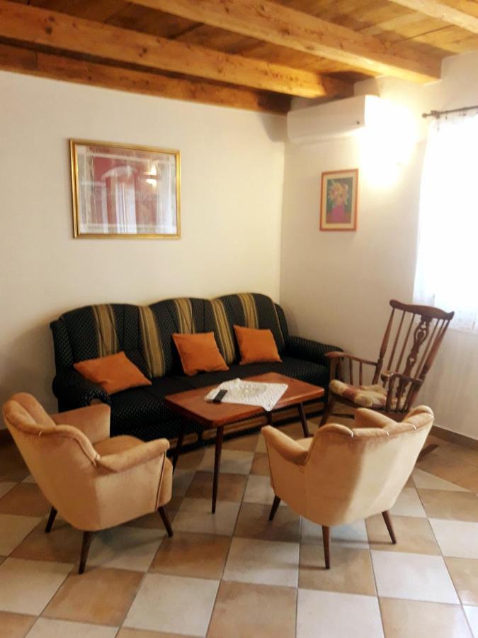 Willa Casa Istriana Nona Pina Kaštelir Zewnętrze zdjęcie
