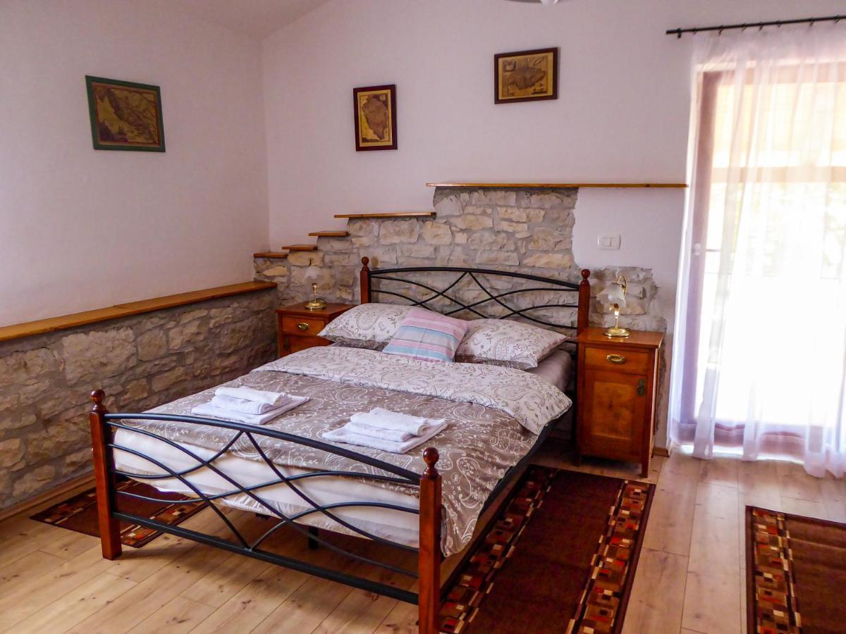 Willa Casa Istriana Nona Pina Kaštelir Zewnętrze zdjęcie